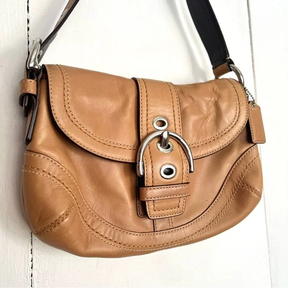Vintage Coach Soho Buckle Flap Tan Leather Small Shoulder Hobo Bag 12300 Y2K - Picture 2 of 12